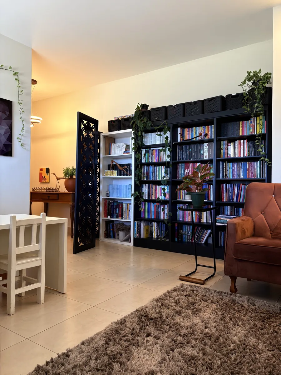 Espaço de leitura e recursos da Clínica NiedH